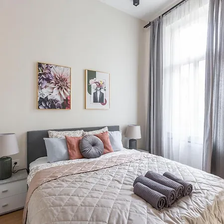 Exclusive Rakoczi By Anna Apartment *