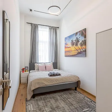 Exclusive Rakoczi By Anna Apartment *